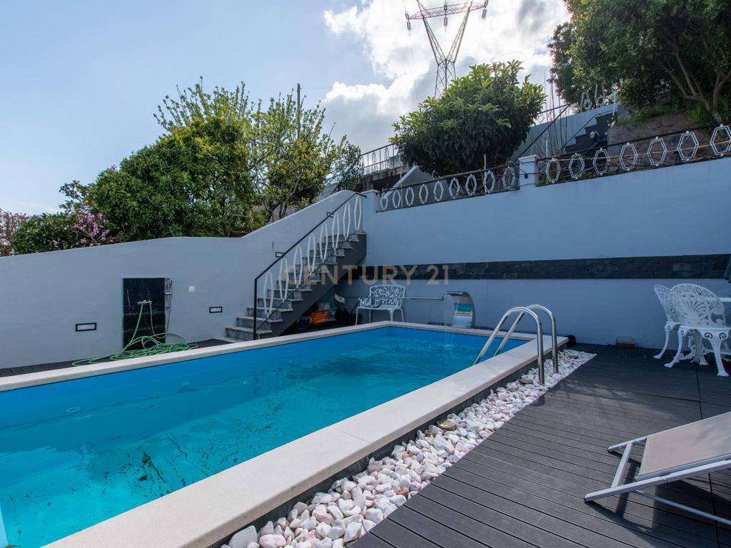 Oportunidade Única no Bom Retiro – Moradia de Sonho com Piscina, Jardim e Acabamentos de Luxo! - Image 16