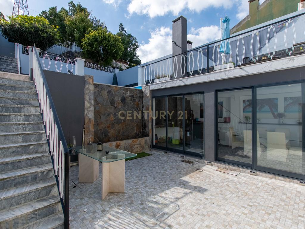 Oportunidade Única no Bom Retiro – Moradia de Sonho com Piscina, Jardim e Acabamentos de Luxo! - Image 20