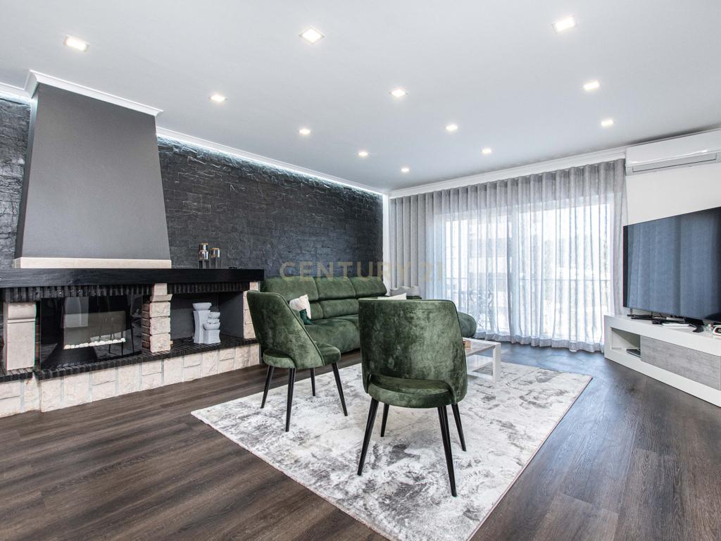 Oportunidade Única no Bom Retiro – Moradia de Sonho com Piscina, Jardim e Acabamentos de Luxo! - Image 44