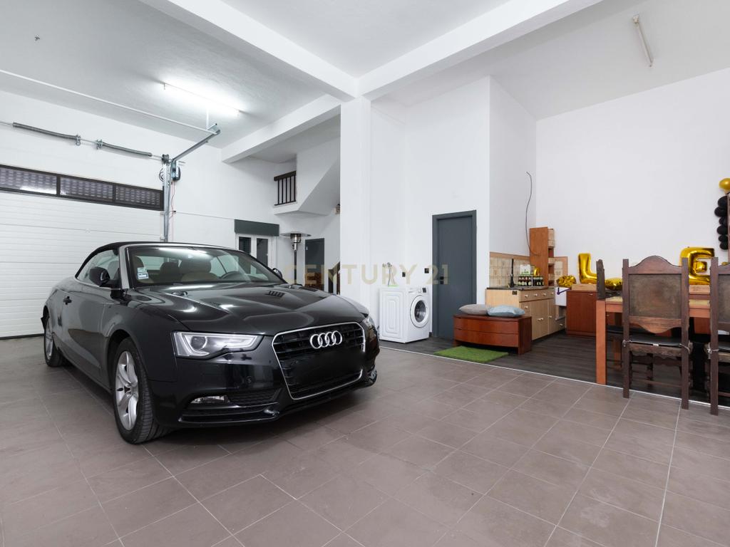 Oportunidade Única no Bom Retiro – Moradia de Sonho com Piscina, Jardim e Acabamentos de Luxo! - Image 52