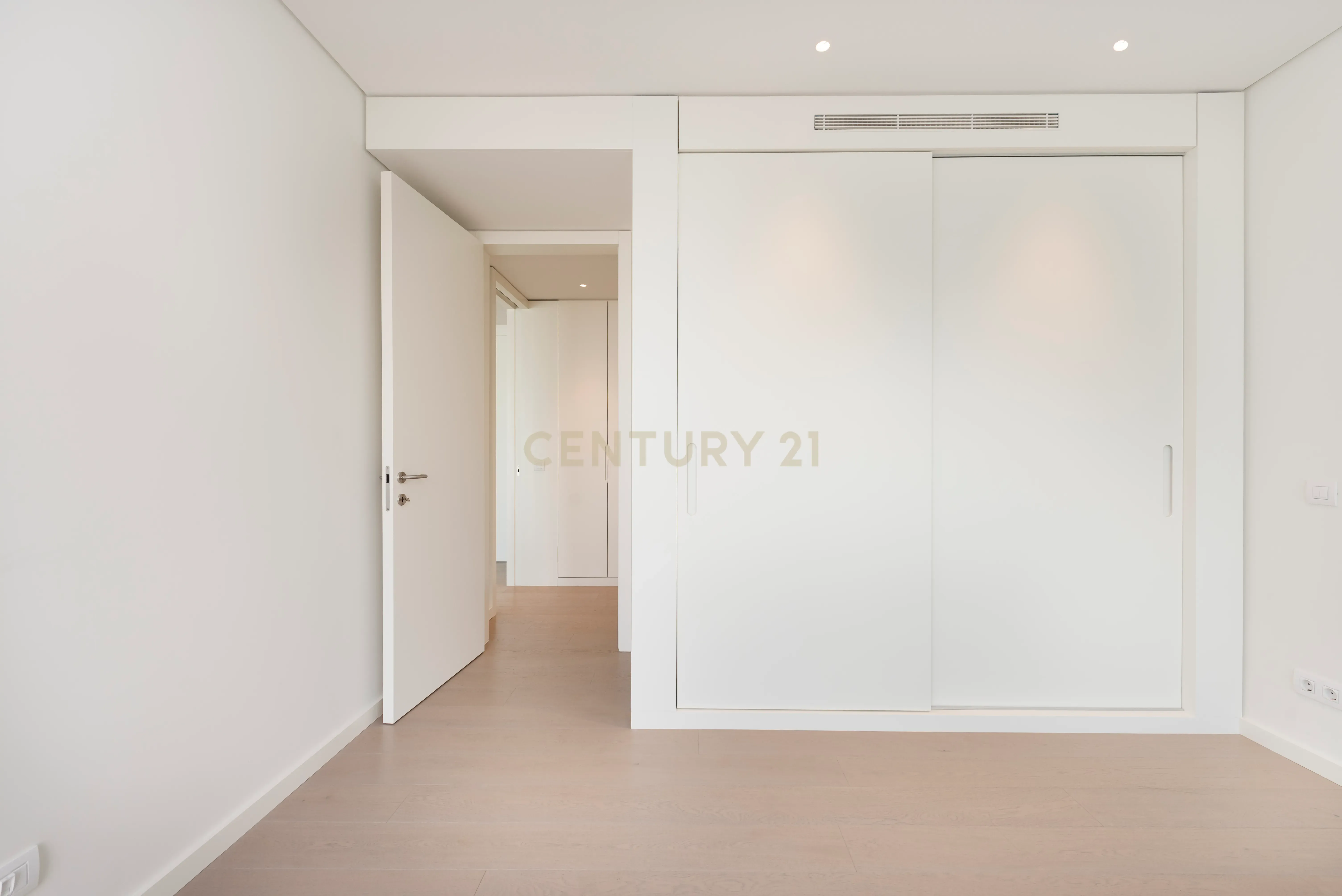 Apartamento T1 com rentabilidade - Image 6