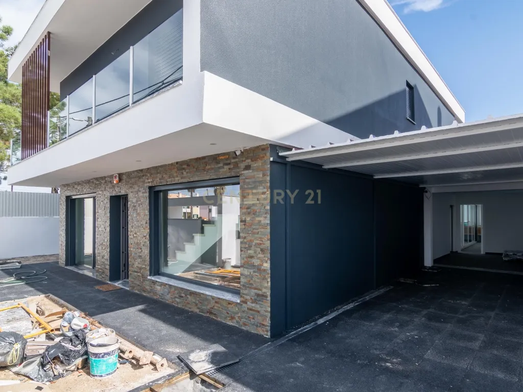 Moradia T4 com piscina - Image 50