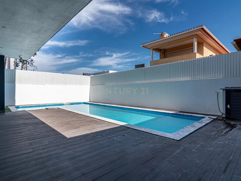 Moradia T4 com piscina - Image 45