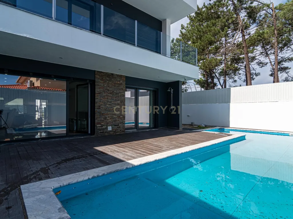 Moradia T4 com piscina - Image 49