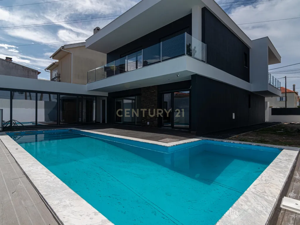 Moradia T4 com piscina - Image 44