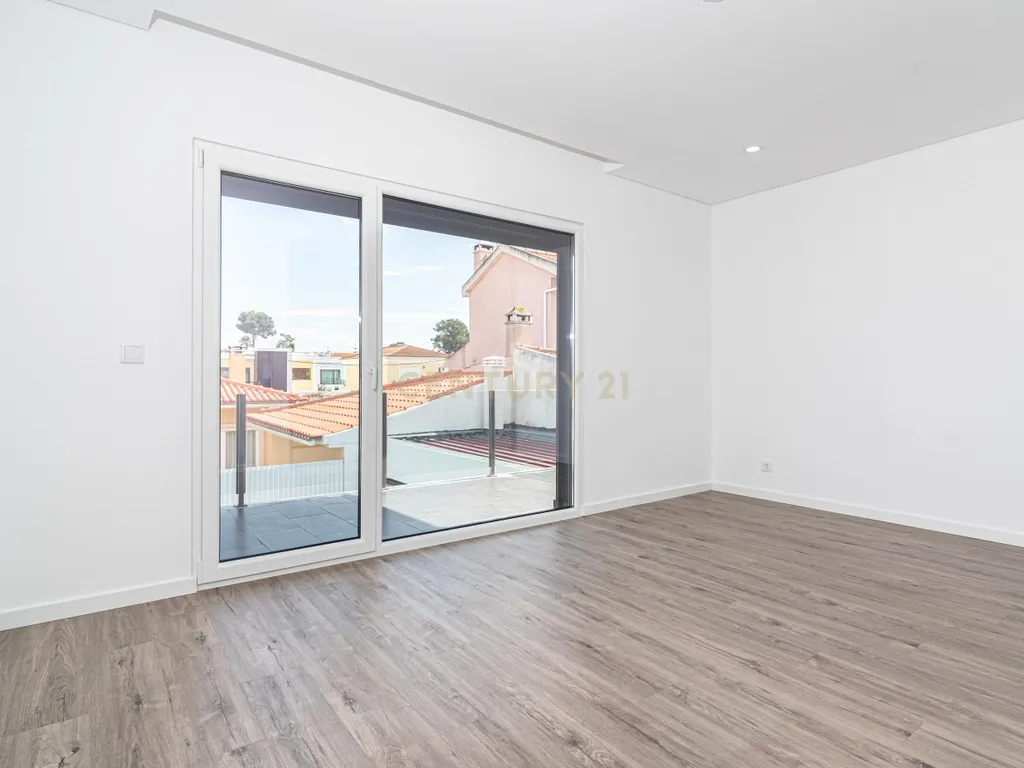 Moradia T4 com piscina - Image 43