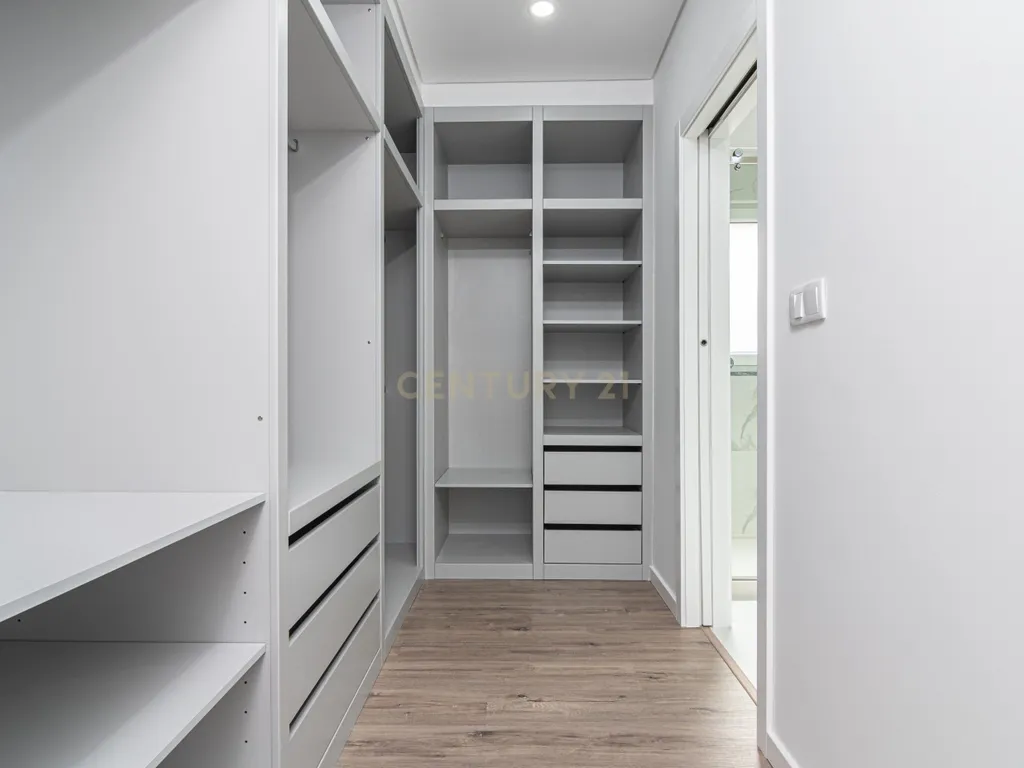 Moradia T4 com piscina - Image 39
