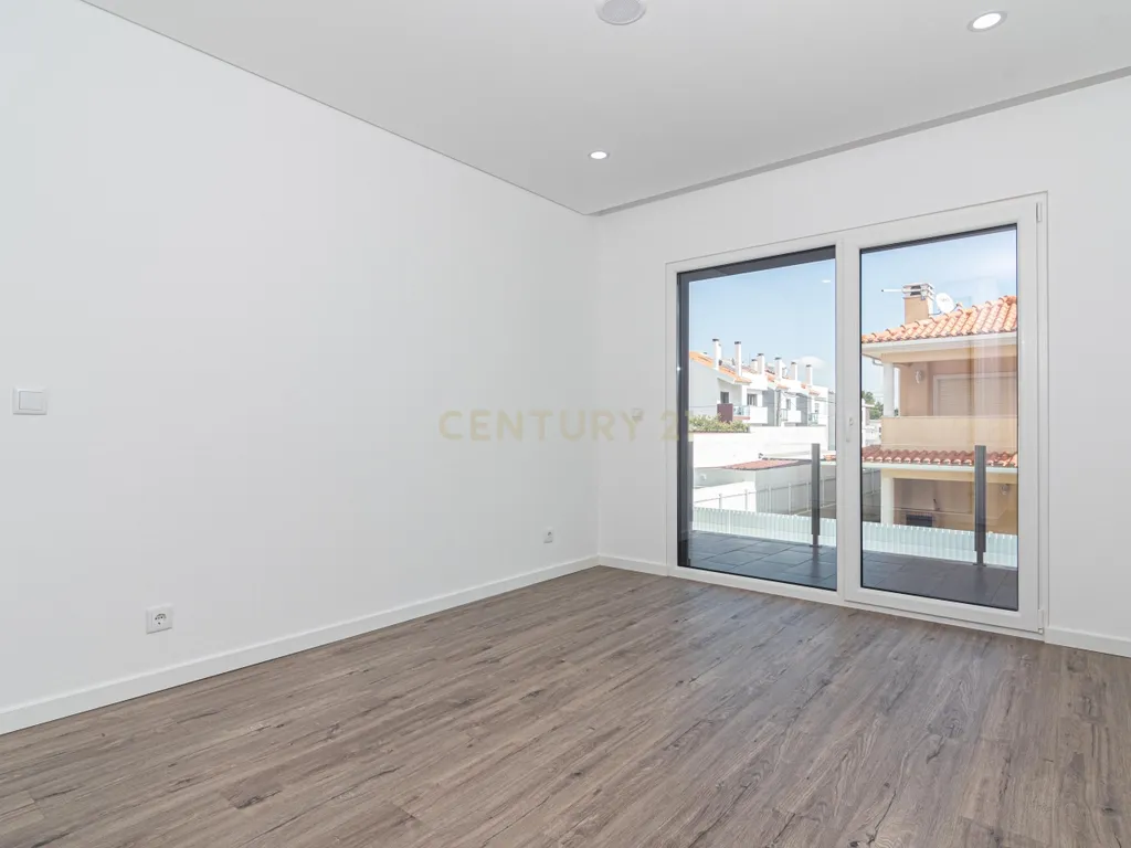 Moradia T4 com piscina - Image 56