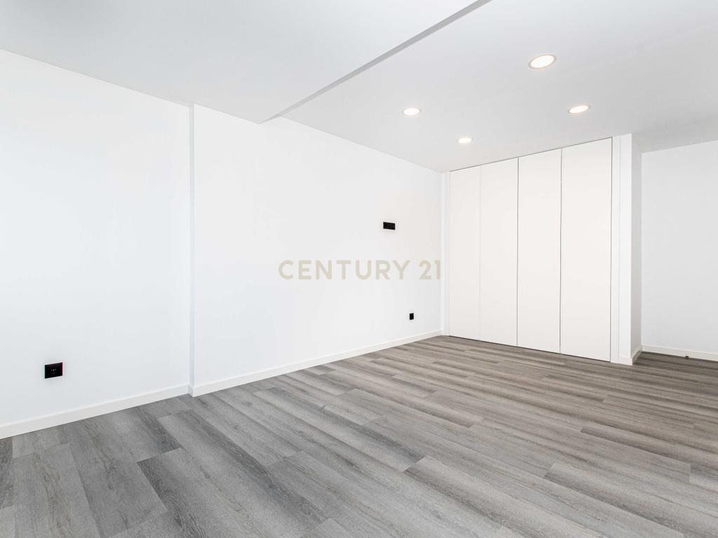 T4 na Av. E.U.A., Alvalade, Lisboa– apartamento renovado, luminoso e sofisticado - Image 29