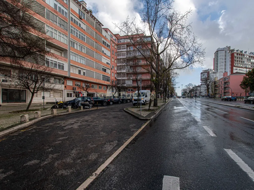 Apartamento T1 na Av. Roma, Alvalade – Luz, Conforto e Localização Privilegiada - Image 25