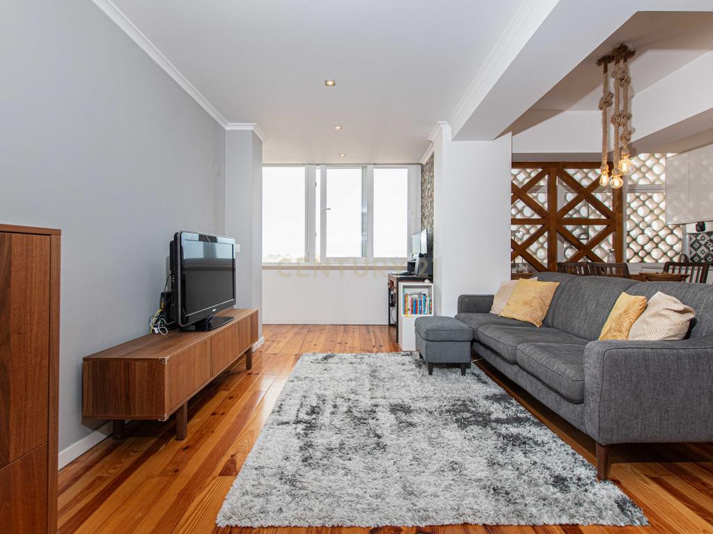 Apartamento T1 na Av. Roma, Alvalade – Luz, Conforto e Localização Privilegiada - Image 5