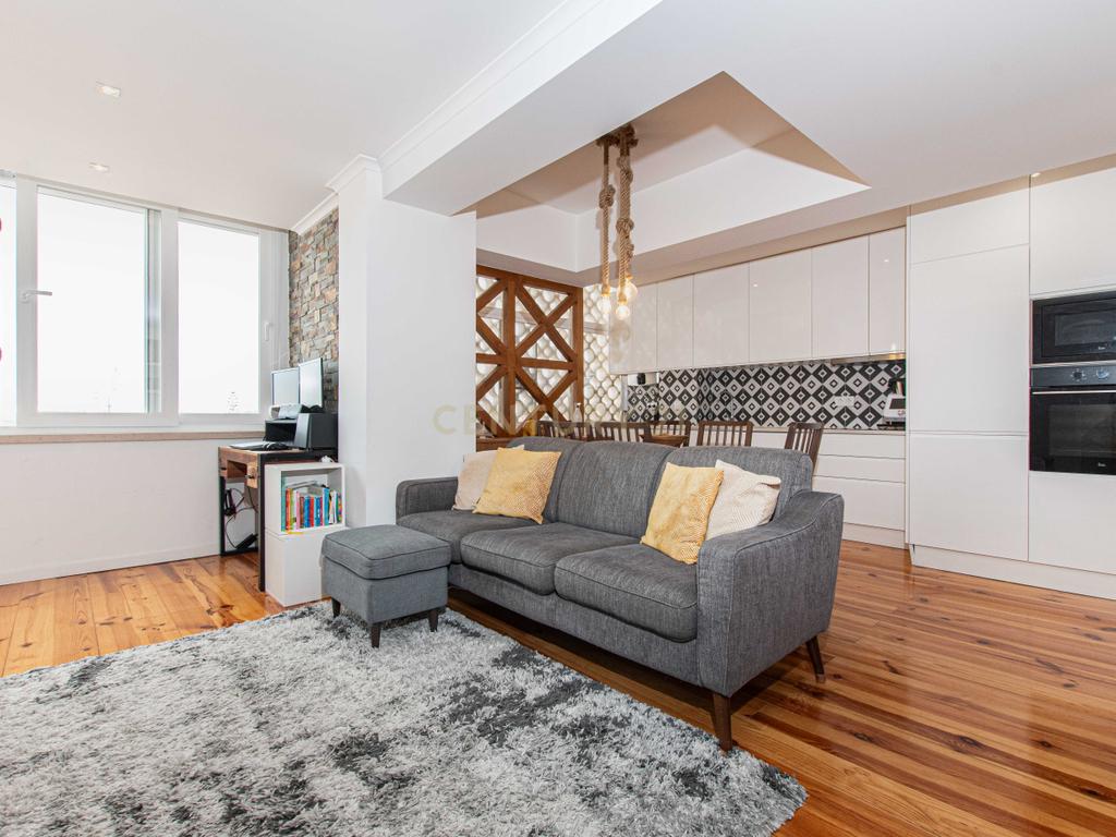 Apartamento T1 na Av. Roma, Alvalade – Luz, Conforto e Localização Privilegiada - Image 3