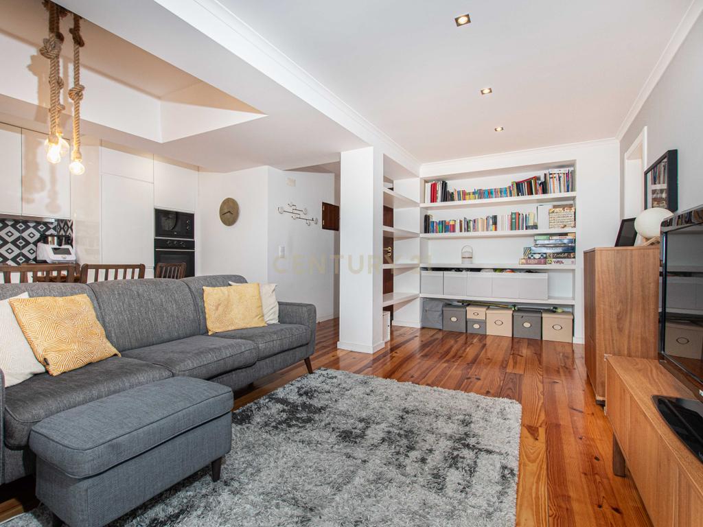 Apartamento T1 na Av. Roma, Alvalade – Luz, Conforto e Localização Privilegiada - Image 4