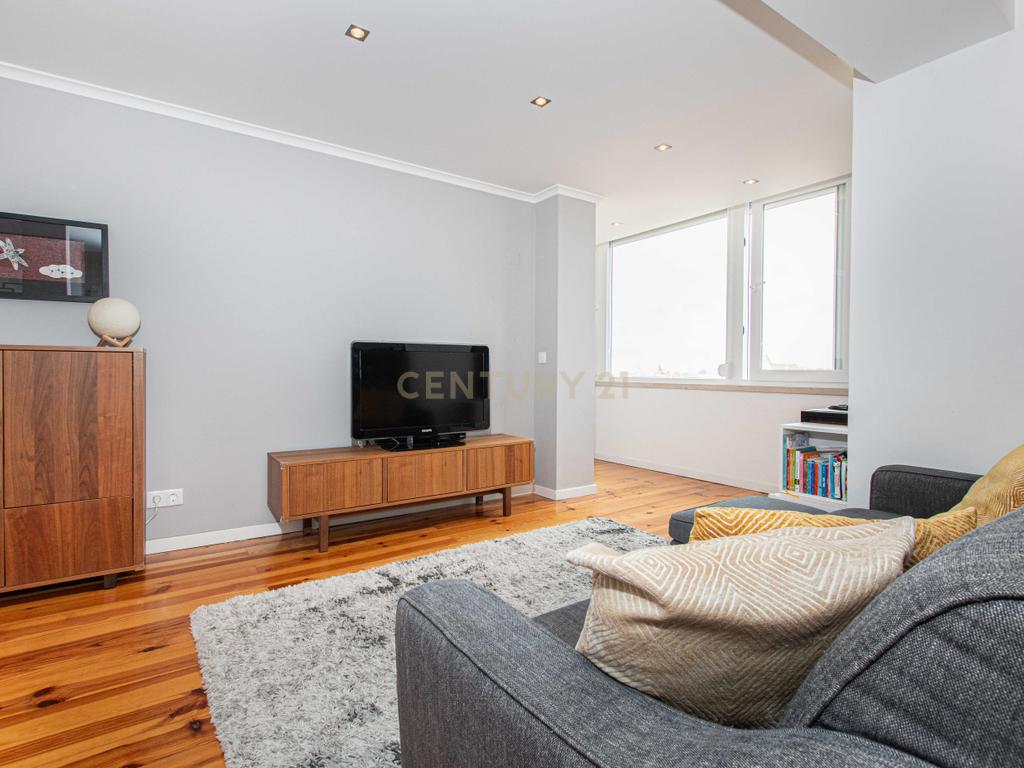 Apartamento T1 na Av. Roma, Alvalade – Luz, Conforto e Localização Privilegiada - Image 12