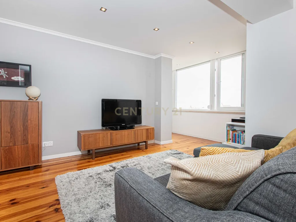 Apartamento T1 na Av. Roma, Alvalade – Luz, Conforto e Localização Privilegiada - Image 12