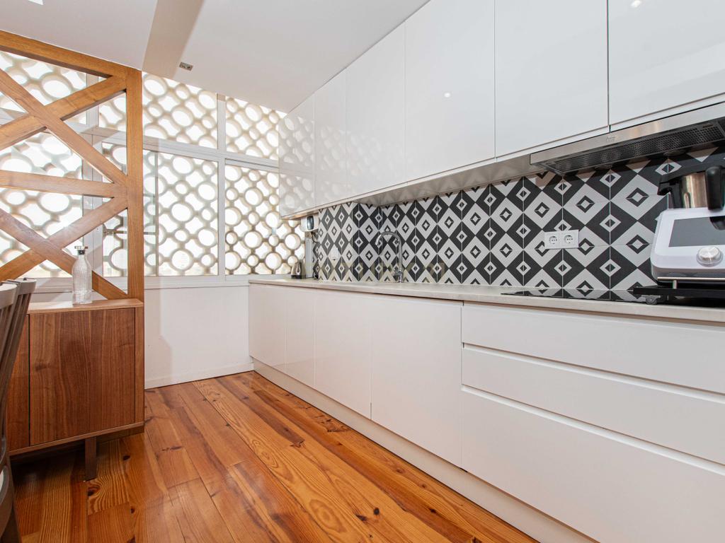 Apartamento T1 na Av. Roma, Alvalade – Luz, Conforto e Localização Privilegiada - Image 8
