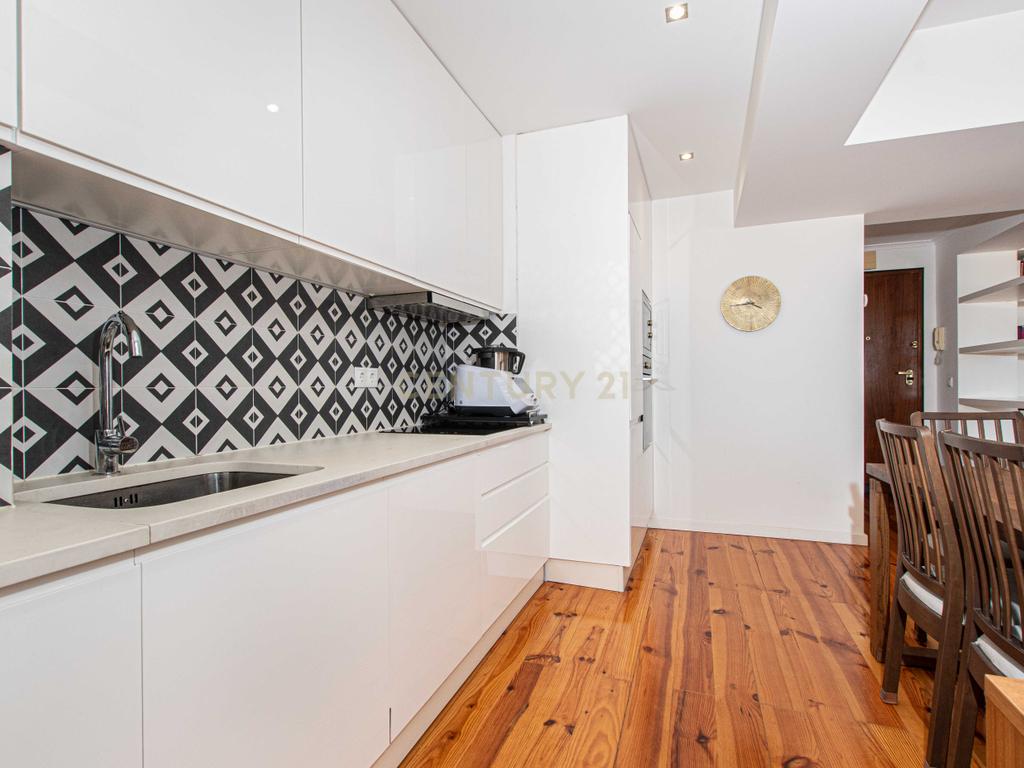 Apartamento T1 na Av. Roma, Alvalade – Luz, Conforto e Localização Privilegiada - Image 9