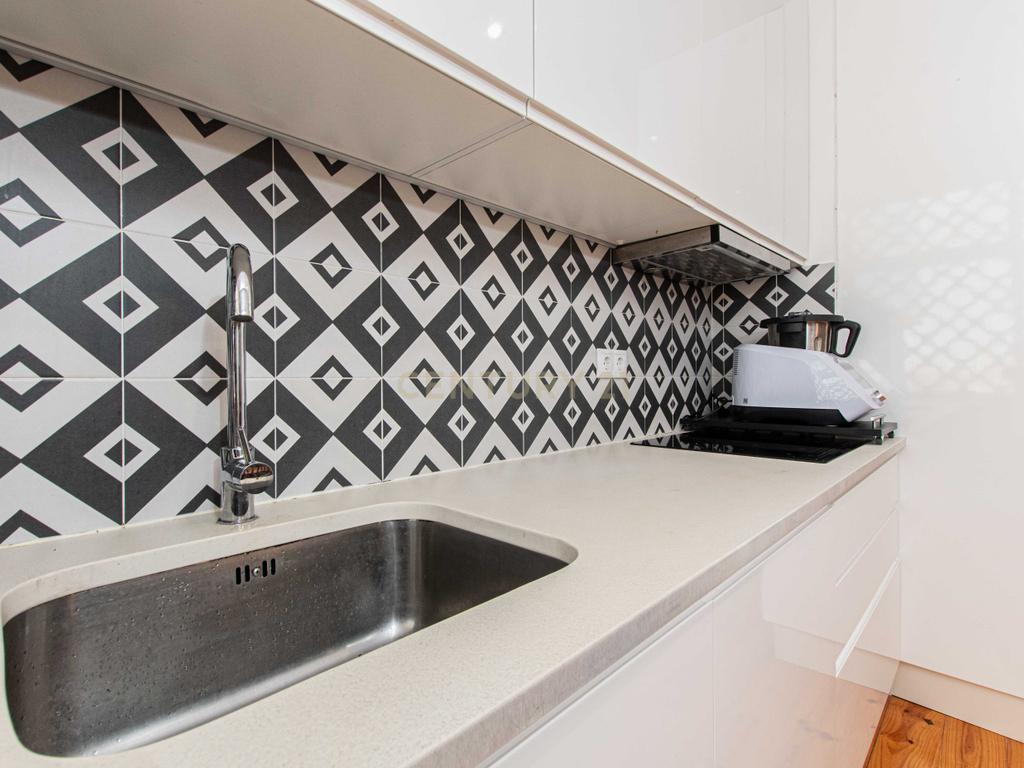 Apartamento T1 na Av. Roma, Alvalade – Luz, Conforto e Localização Privilegiada - Image 10