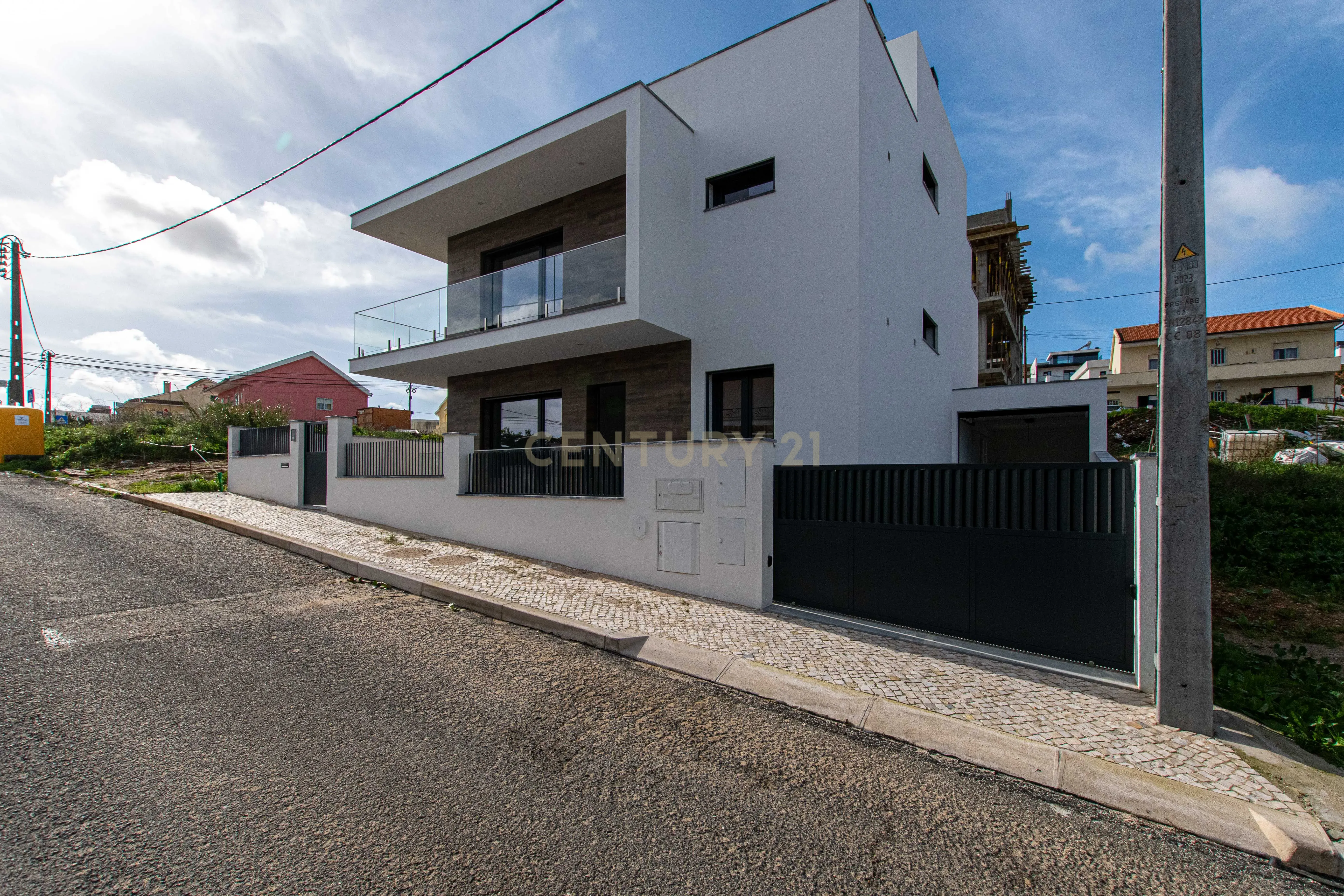 Moradia de 5 assoalhadas, Ramada, Odivelas - Image 1