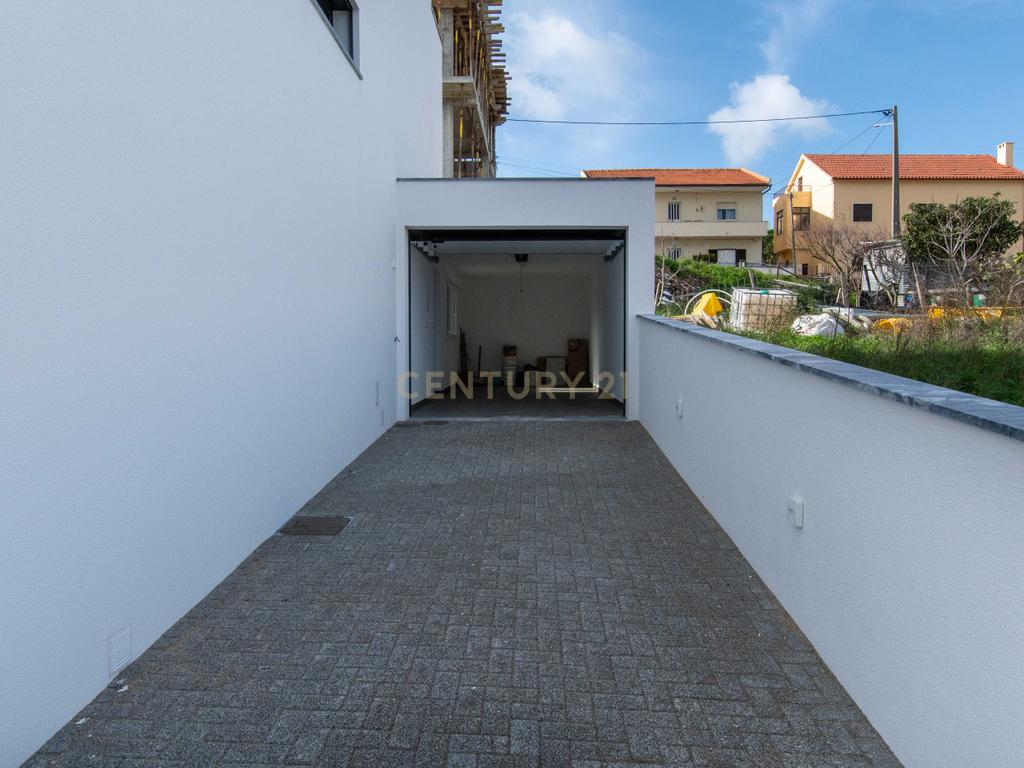 Moradia de 5 assoalhadas, Ramada, Odivelas - Image 5