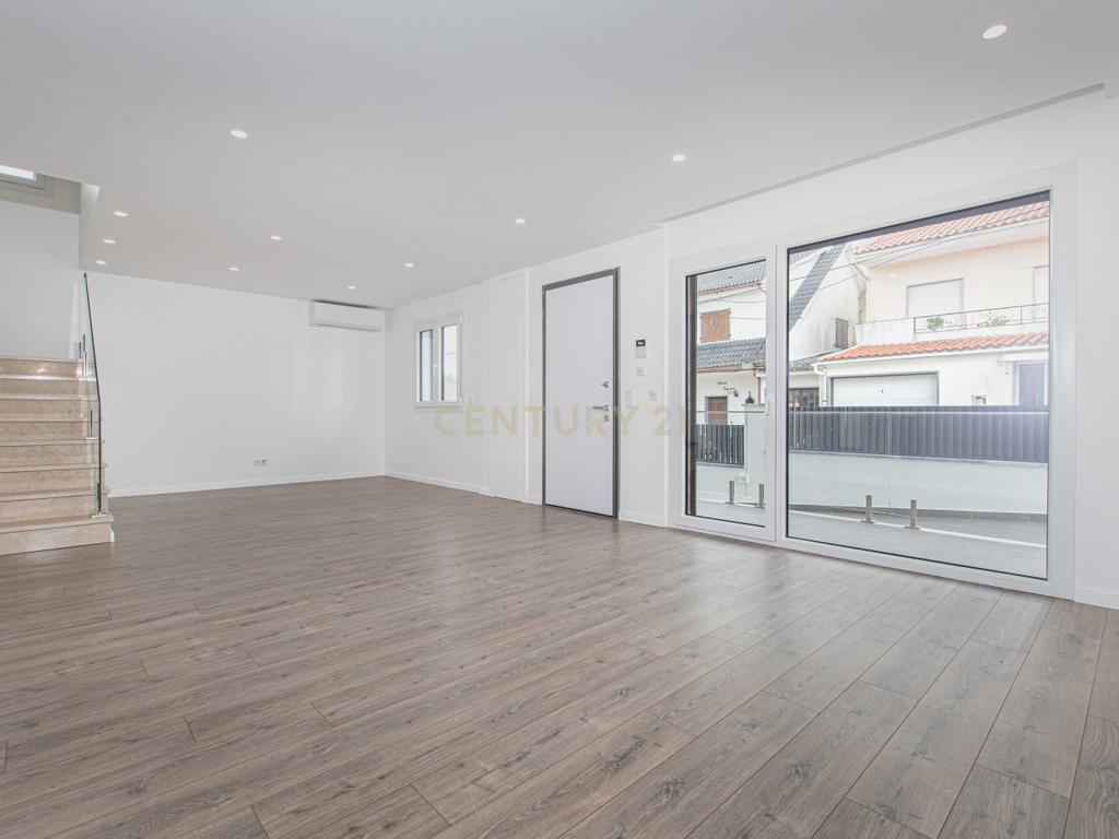 Moradia de 5 assoalhadas, Ramada, Odivelas - Image 31