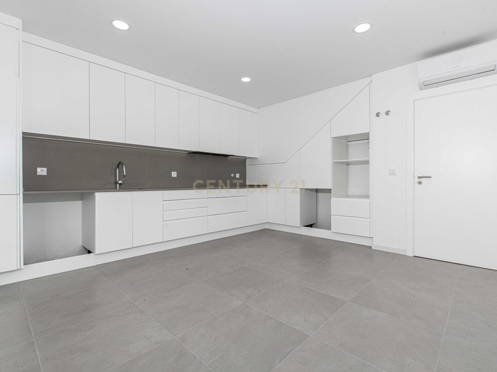 Moradia de 5 assoalhadas, Ramada, Odivelas - Image 36