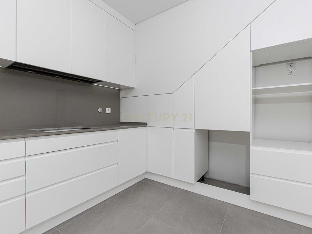 Moradia de 5 assoalhadas, Ramada, Odivelas - Image 38