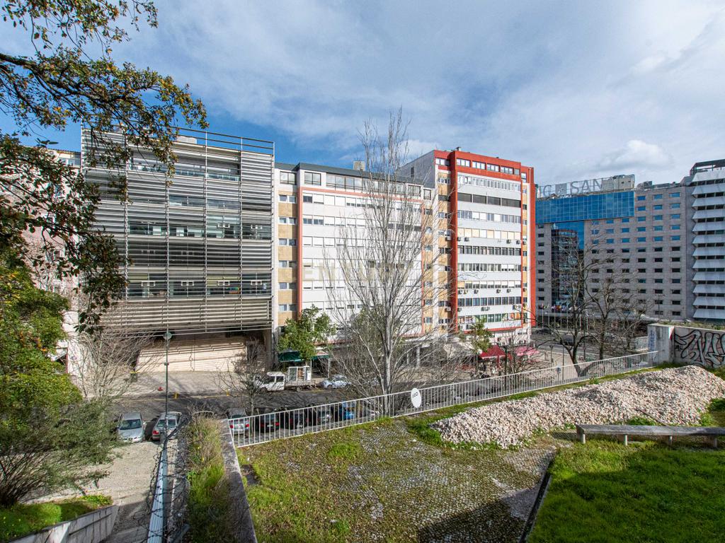 Apartamento T7 (Avenida Fontes Pereira de Melo/ Lisboa) - Image 3