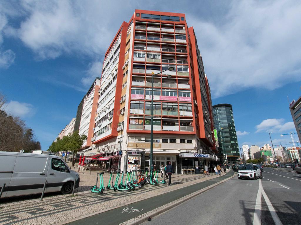 Apartamento T7 (Avenida Fontes Pereira de Melo/ Lisboa) - Image 2