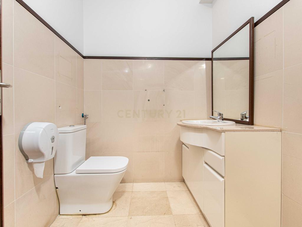 Apartamento T7 (Avenida Fontes Pereira de Melo/ Lisboa) - Image 10
