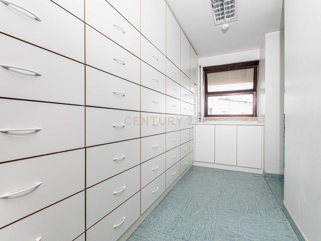 Apartamento T7 (Avenida Fontes Pereira de Melo/ Lisboa) - Image 11