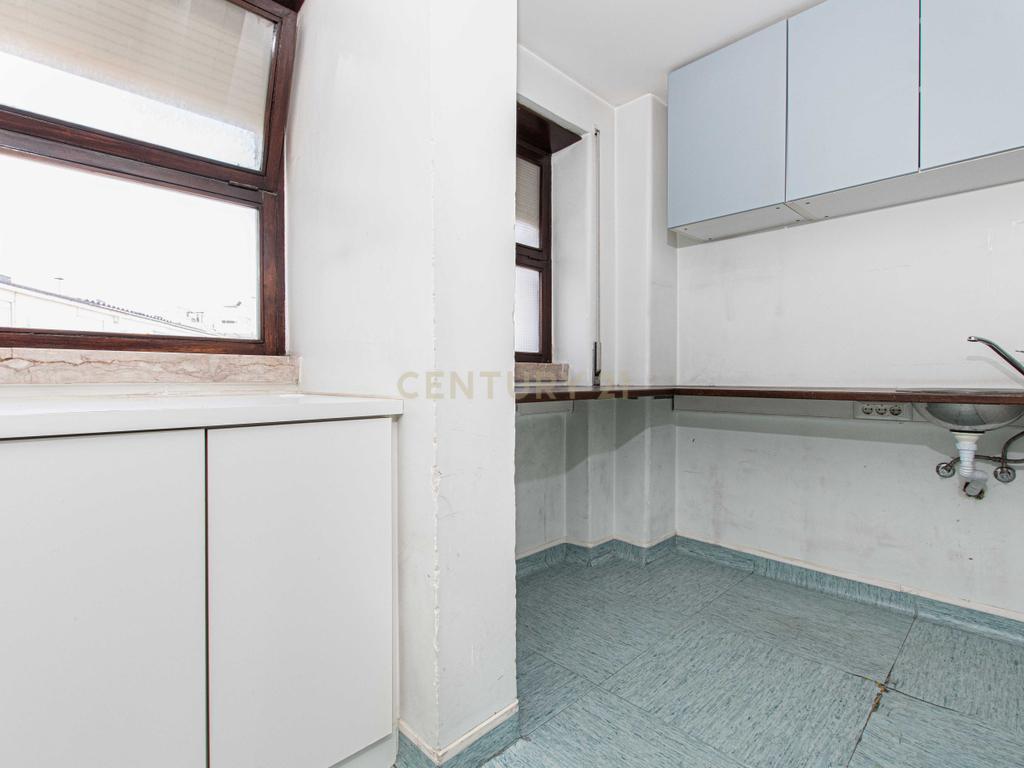 Apartamento T7 (Avenida Fontes Pereira de Melo/ Lisboa) - Image 12