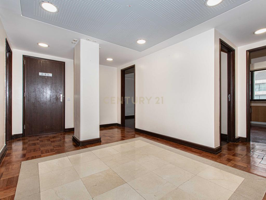 Apartamento T7 (Avenida Fontes Pereira de Melo/ Lisboa) - Image 15