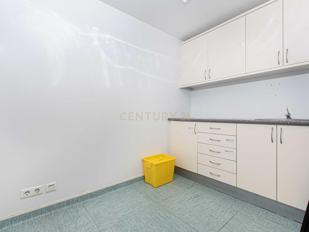 Apartamento T7 (Avenida Fontes Pereira de Melo/ Lisboa) - Image 19