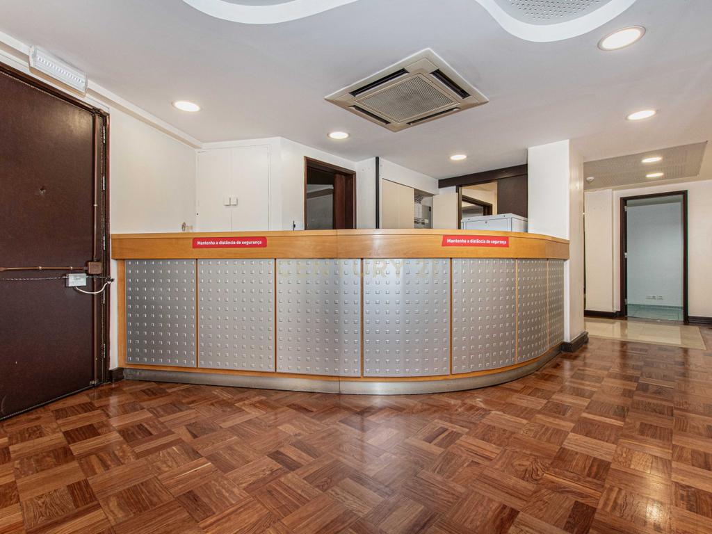 Apartamento T7 (Avenida Fontes Pereira de Melo/ Lisboa) - Image 25