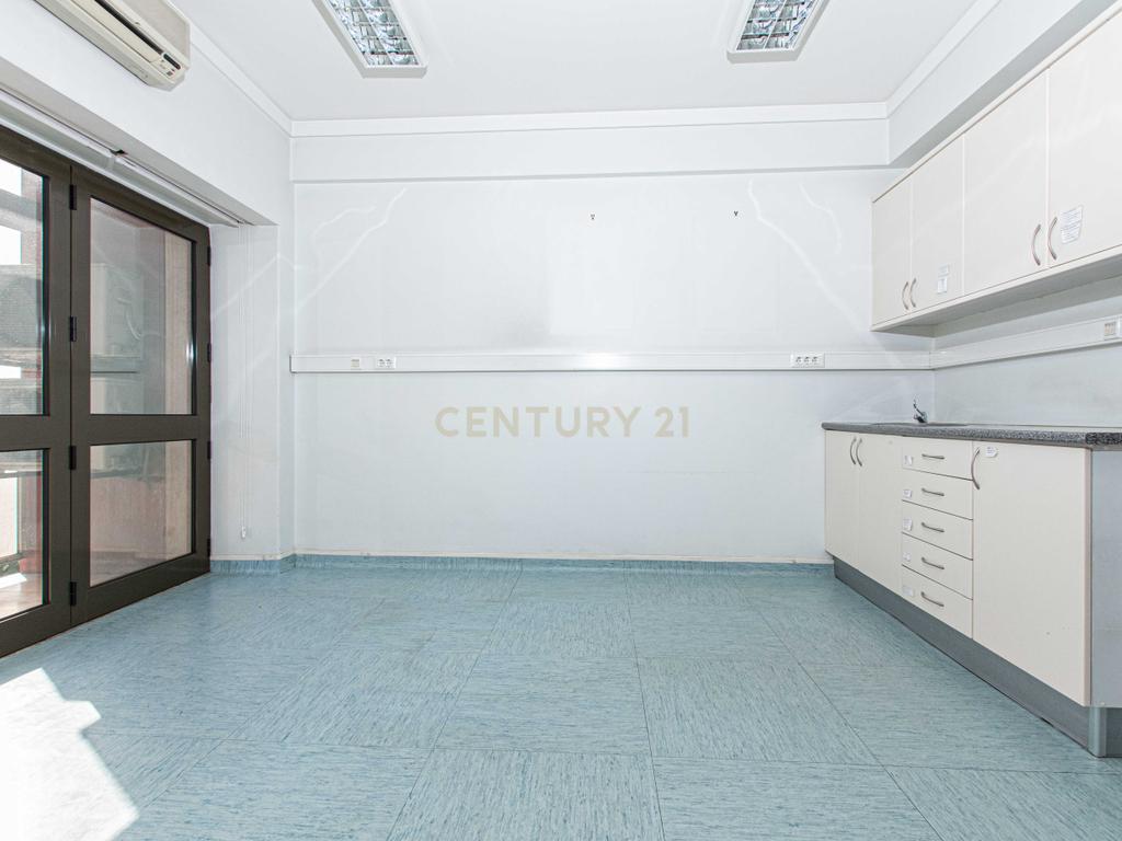 Apartamento T7 (Avenida Fontes Pereira de Melo/ Lisboa) - Image 29