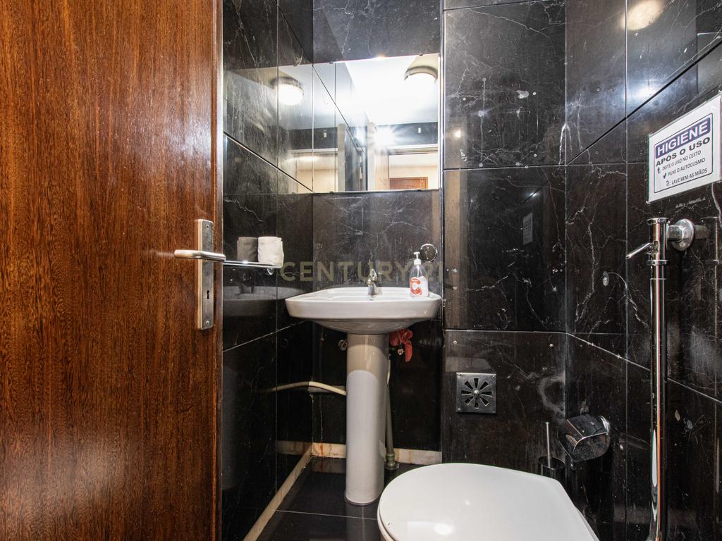 Apartamento T7 (Avenida Fontes Pereira de Melo/ Lisboa) - Image 31