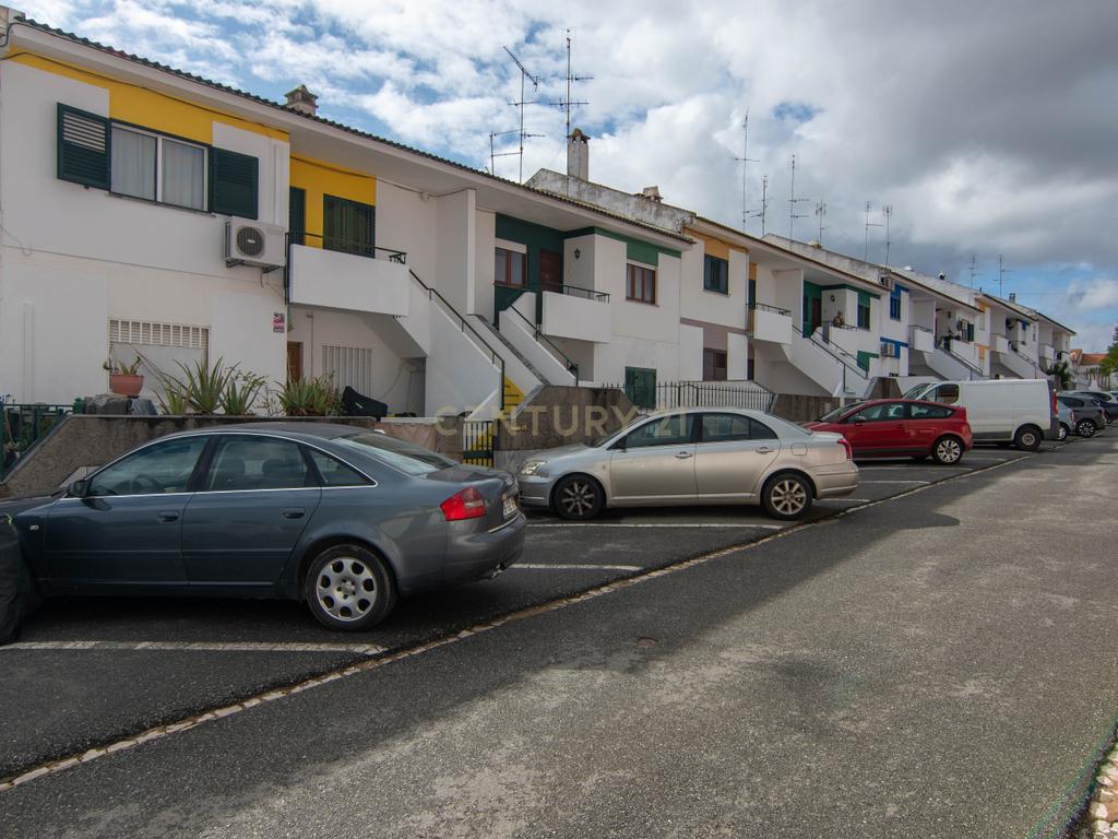 Andar de Moradia T2 em Nossa Senhora das Neves. - Image 40