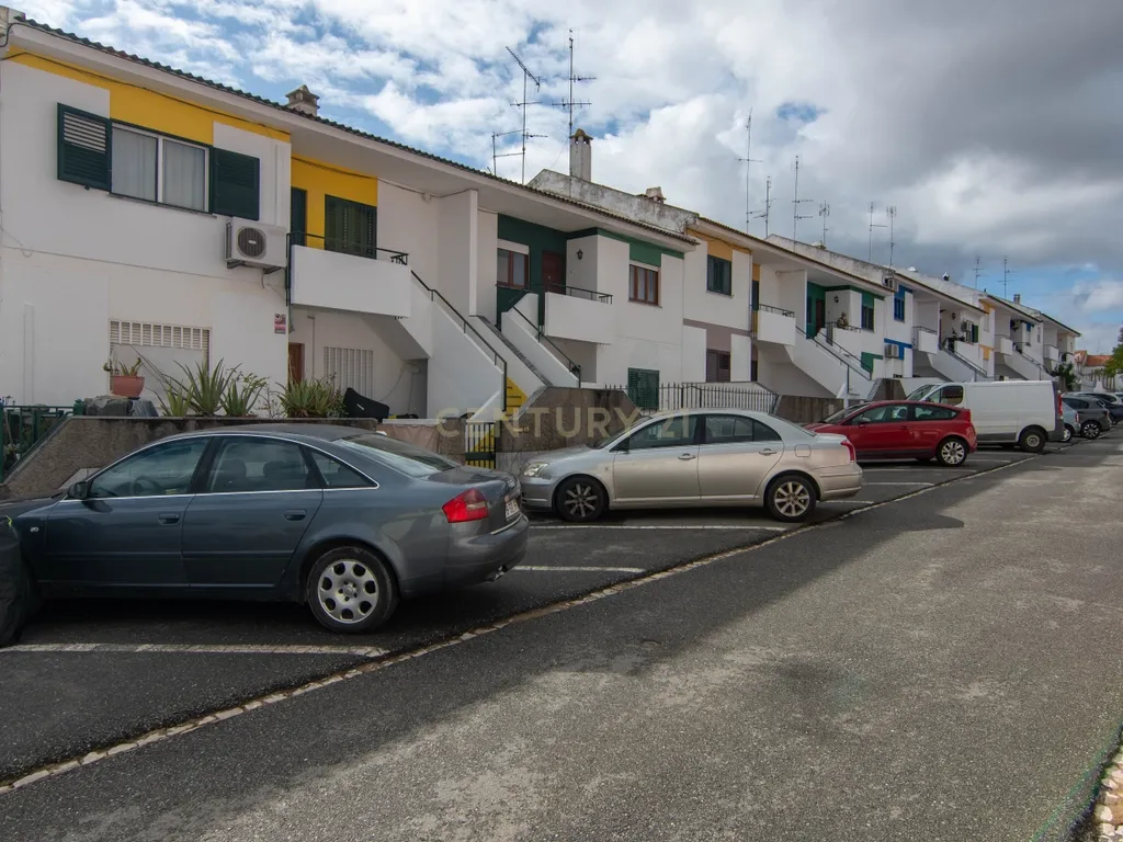 Andar de Moradia T2 em Nossa Senhora das Neves. - Image 40
