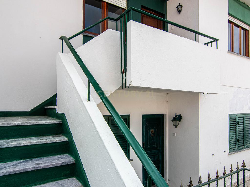 Andar de Moradia T2 em Nossa Senhora das Neves. - Image 5
