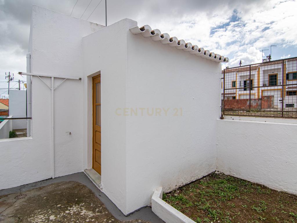 Andar de Moradia T2 em Nossa Senhora das Neves. - Image 24