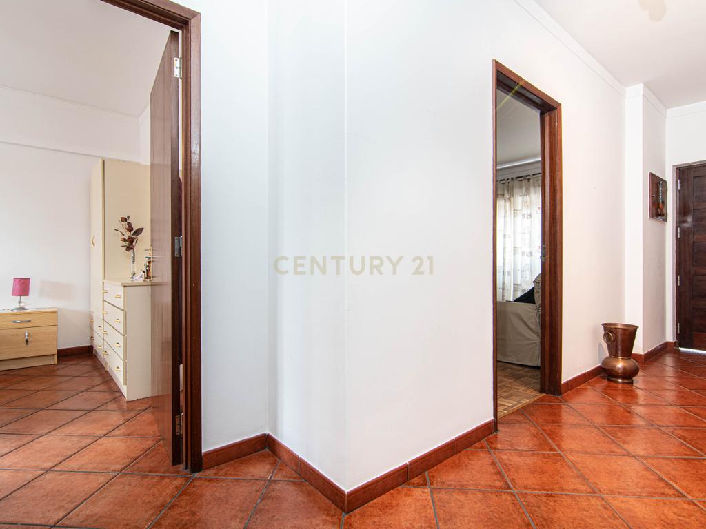 Andar de Moradia T2 em Nossa Senhora das Neves. - Image 13