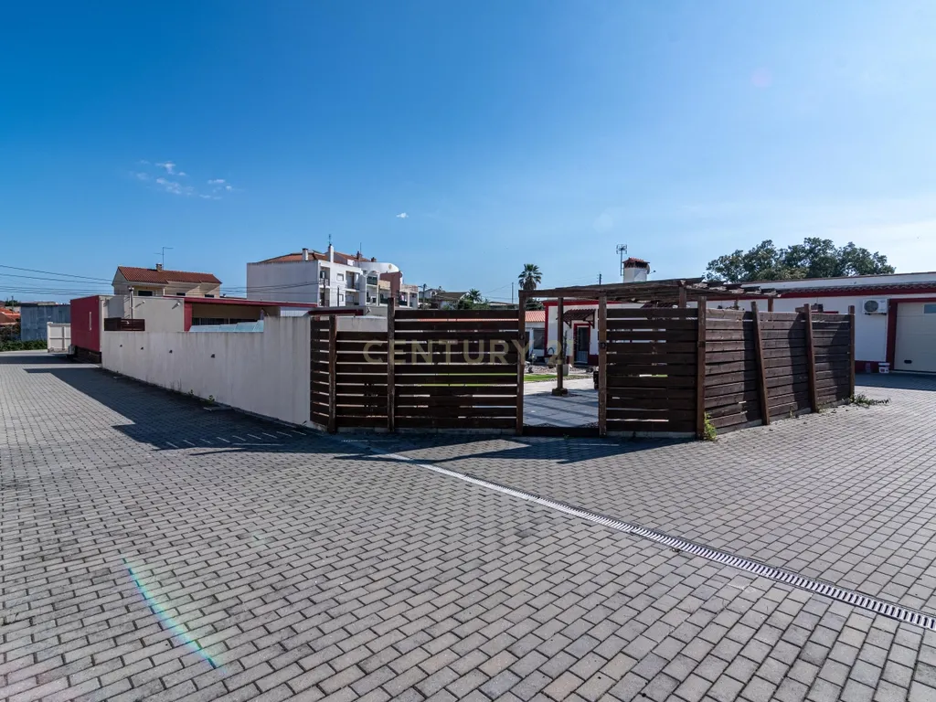 Moradia Independente com Piscina aquecida, Anexos e 3 BOXs (Riachos) - Image 55
