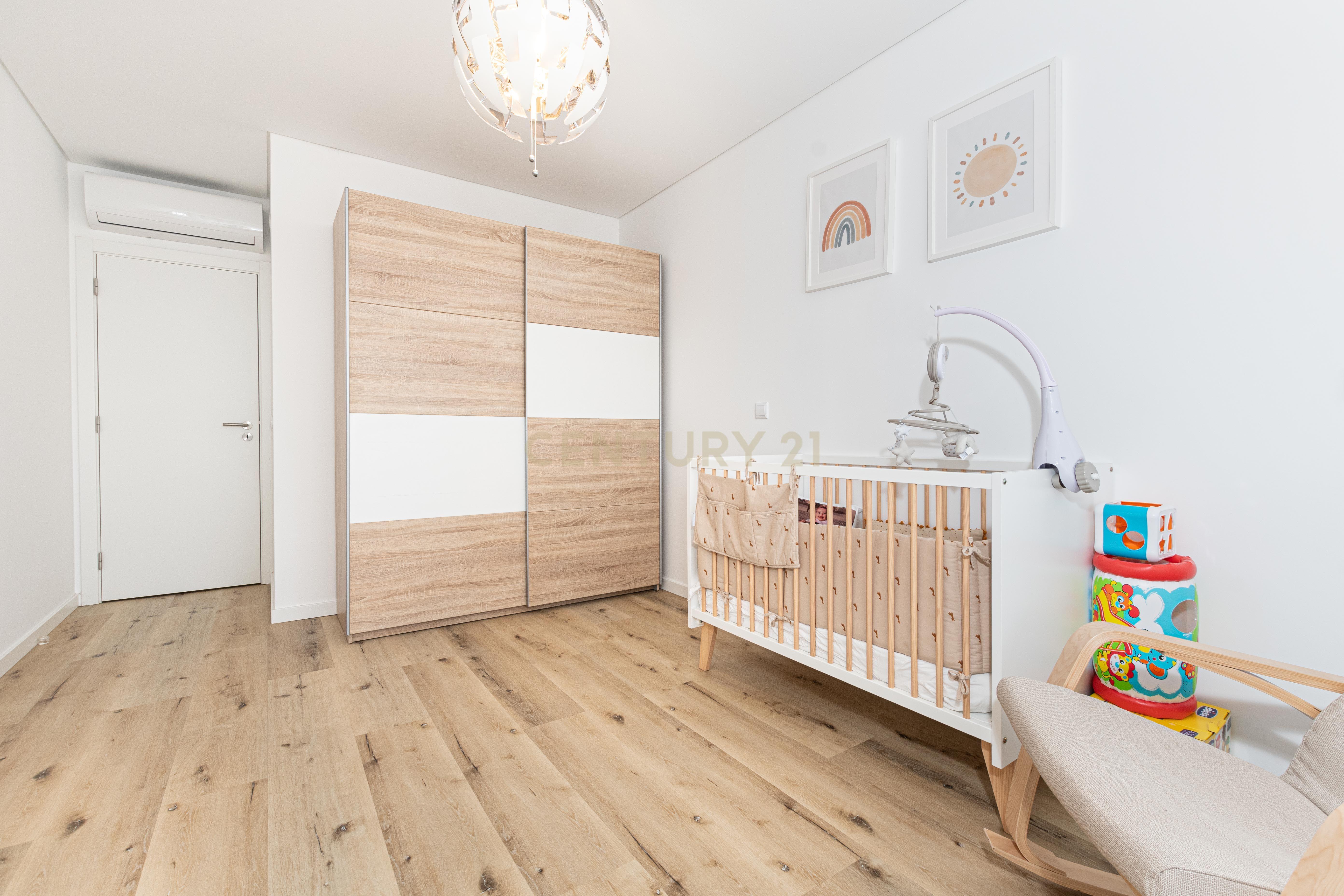 Elegante Apartamento T3 na Arruda dos Vinhos - Image 3