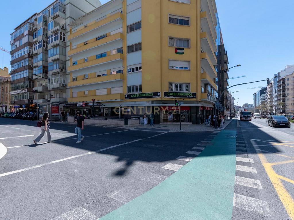 Prédio para arrendamento de Serviços. - Image 26