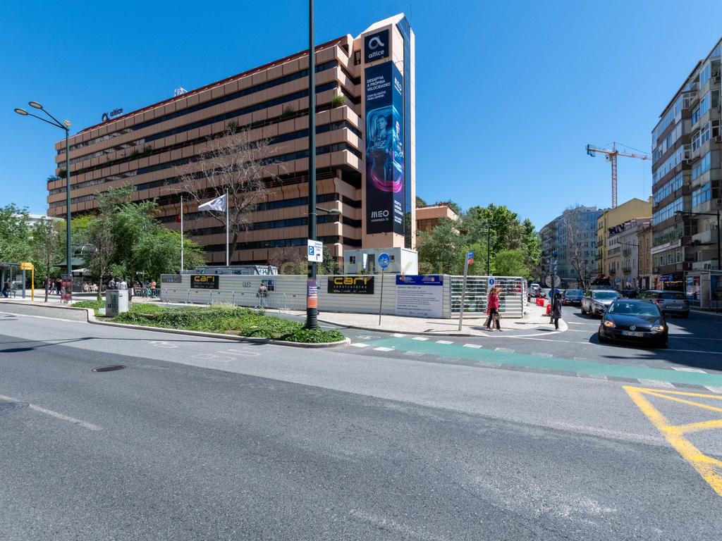 Prédio para arrendamento de Serviços. - Image 22