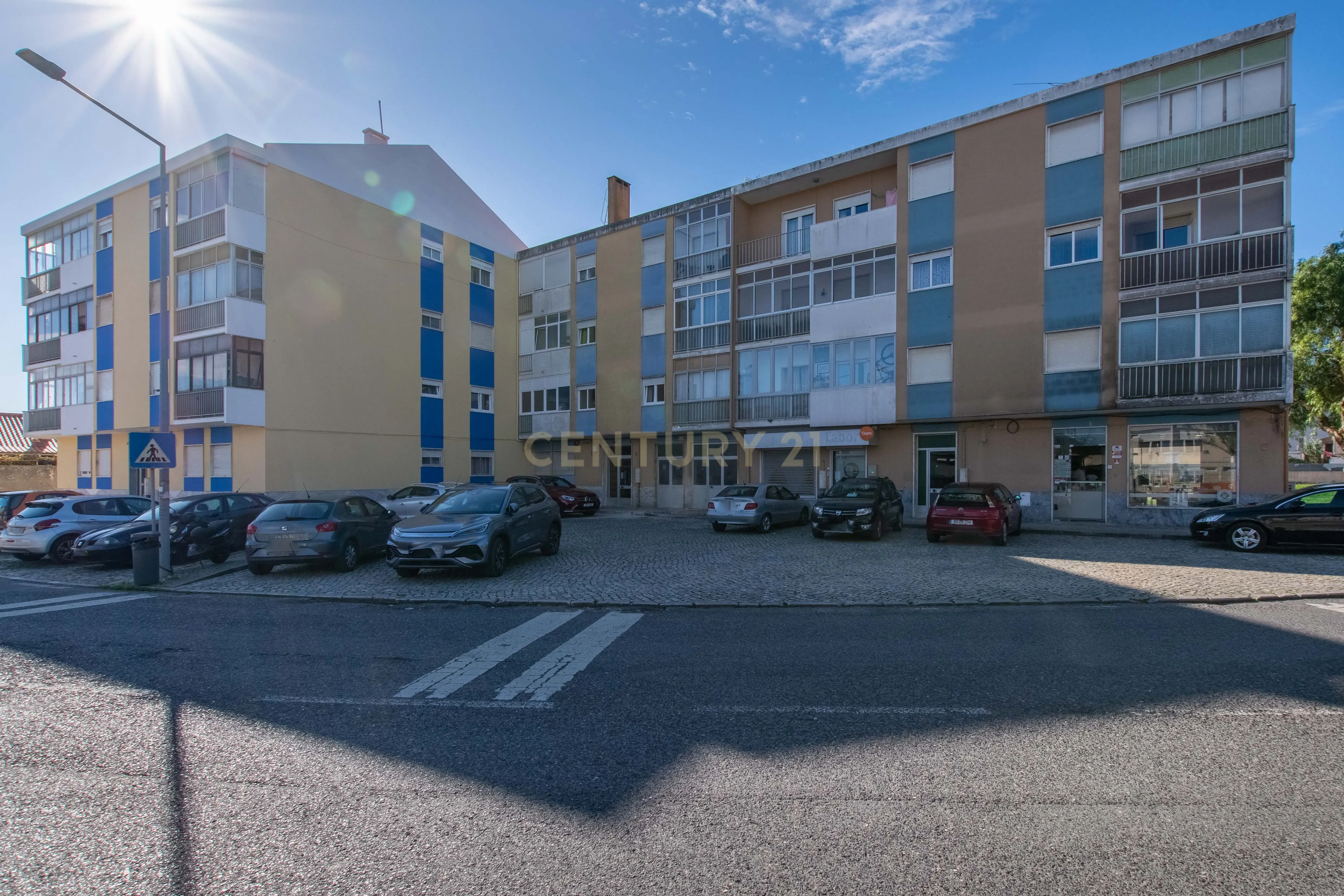 Apartamento T3 convertido em T2 (Mem Martins) - Image 24
