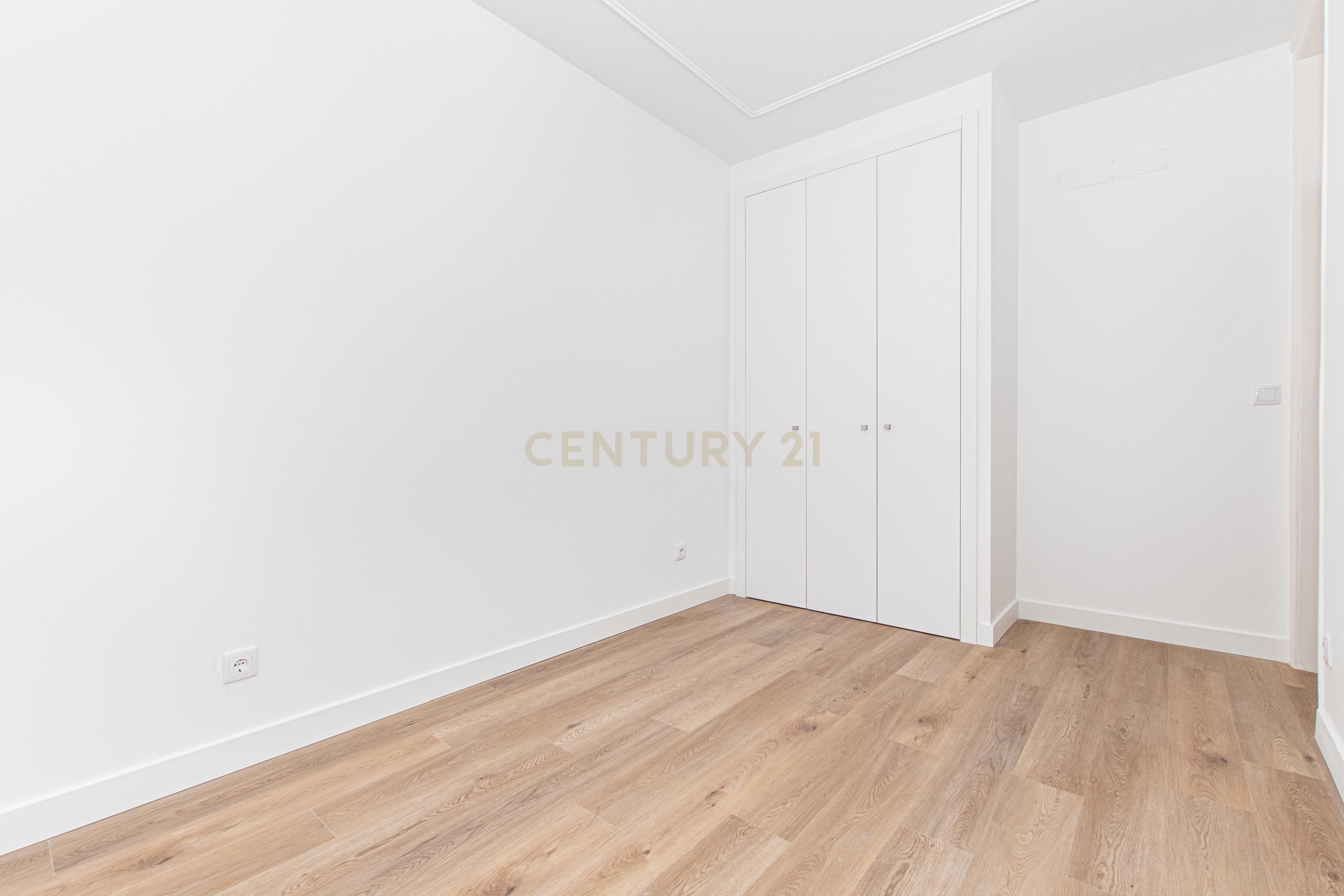 Apartamento remodelado T3 com varanda no Príncipe Real - Image 9