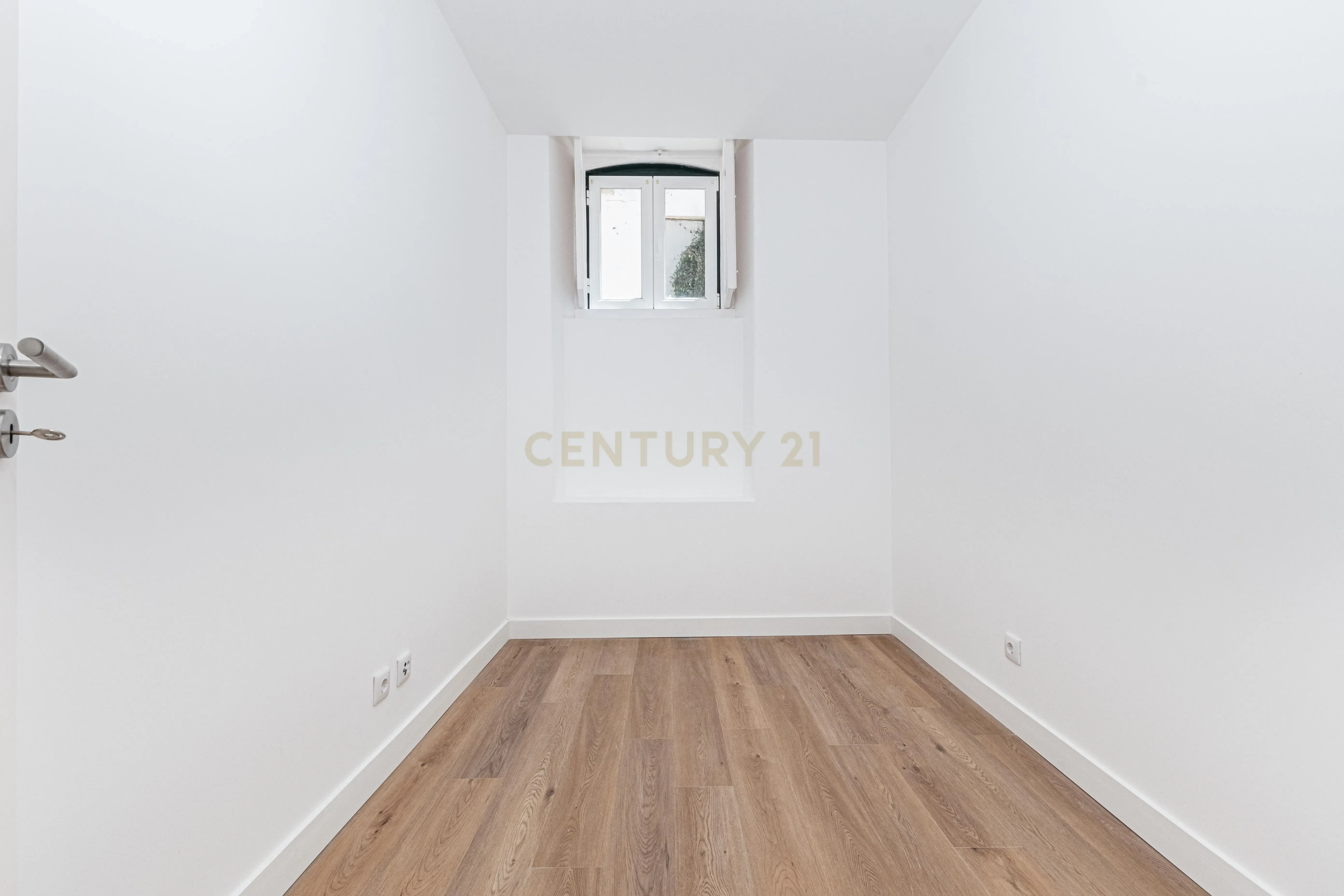 Apartamento remodelado T3 com varanda no Príncipe Real - Image 10