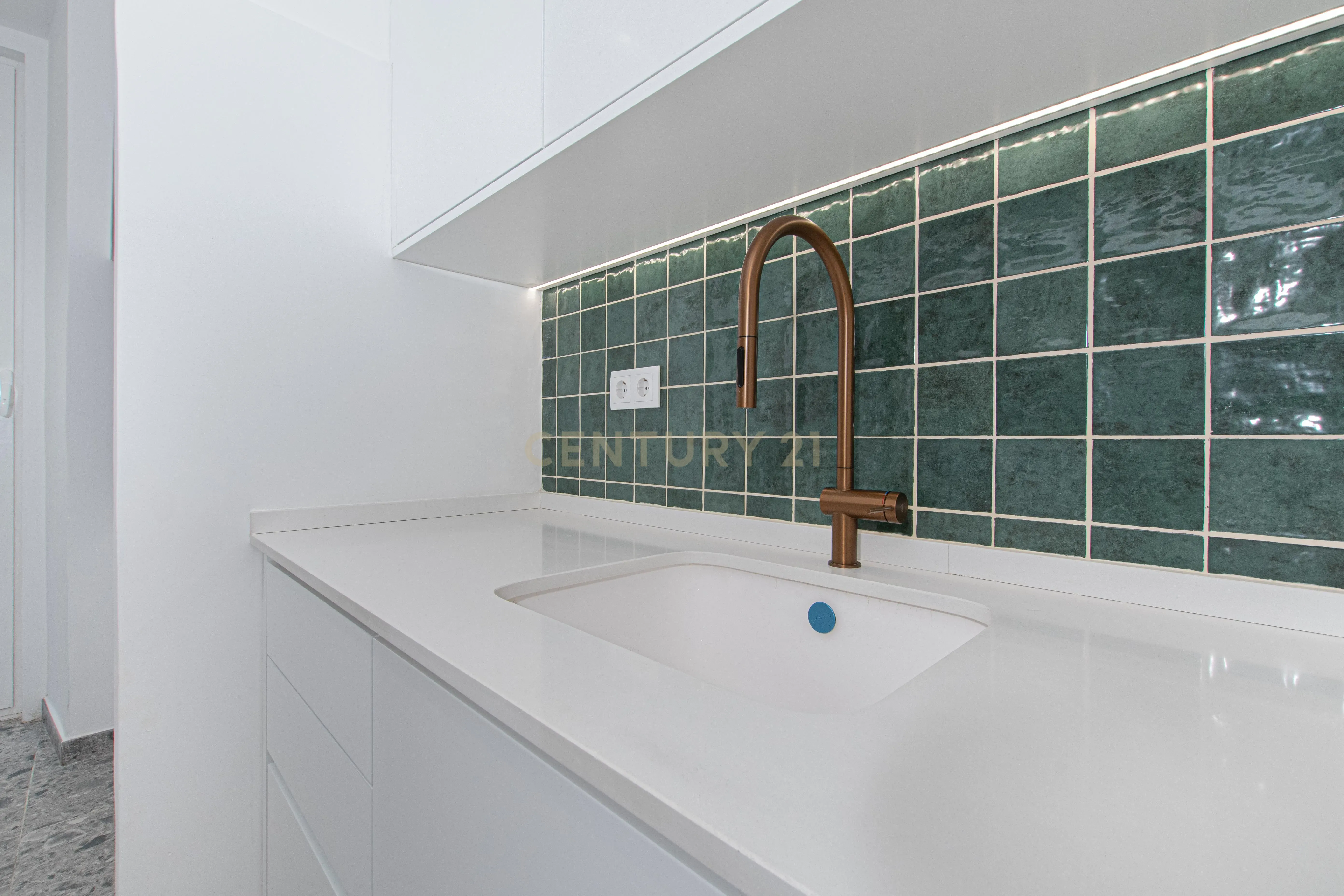 Apartamento remodelado T3 com varanda no Príncipe Real - Image 16